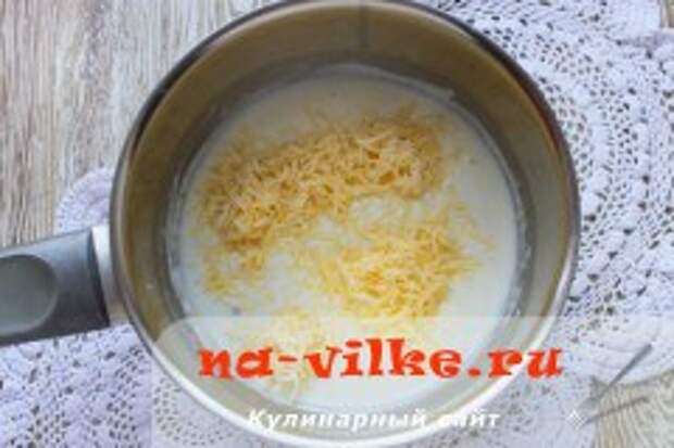 Каннеллони с говяжьим фаршем под соусом бешамель