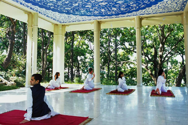 Fitness retreating centres