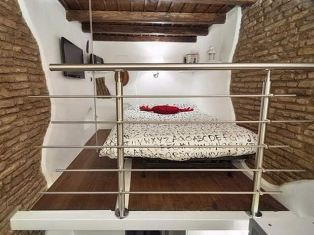 Очень маленькая квартира в Риме