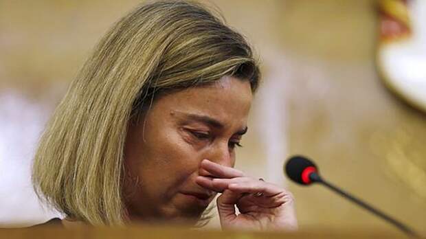Могерини расплакалась во время заявления по терактам в Брюсселе