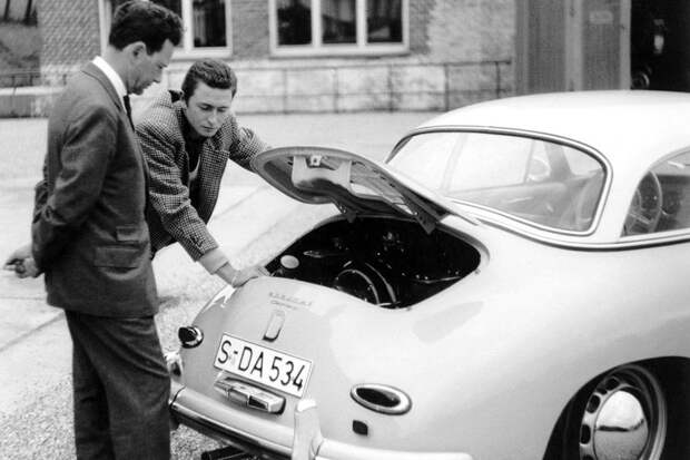 Создатель Porsche 911 скончался в возрасте 76 лет (11 фото) Создатель Porsche 911 скончался в возрасте 76 лет (11 фото)