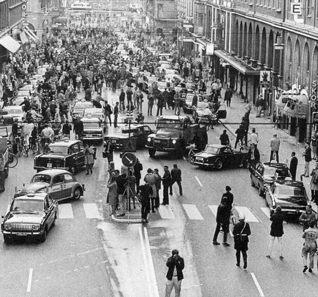 Первое утро после того, как Швеция перешла от левостороннего движения к правостороннему, 1967 год.