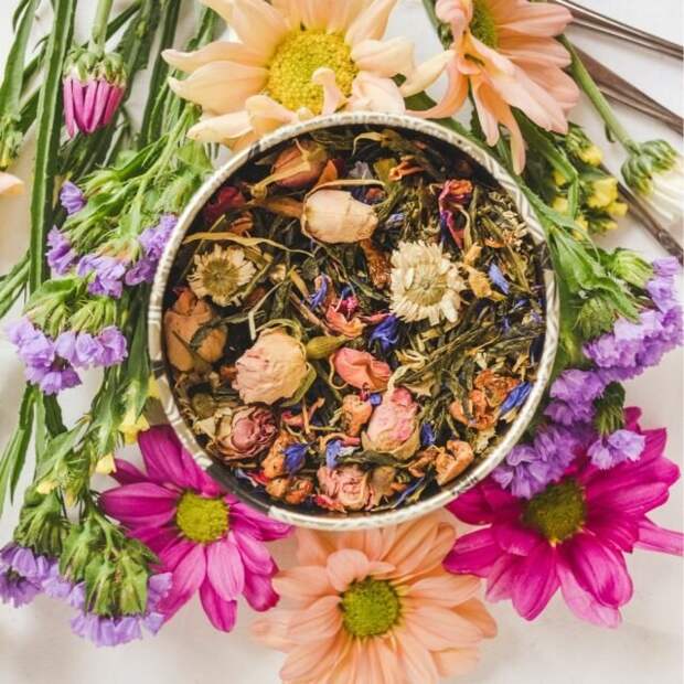 Не стоит забывать о чайных сборах, некоторые сухоцветы буквально созданы для этого. © rosielovestea  📷 