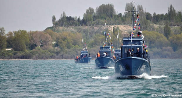Военно-морской парад в Киргизии киргизия, парад Победы.