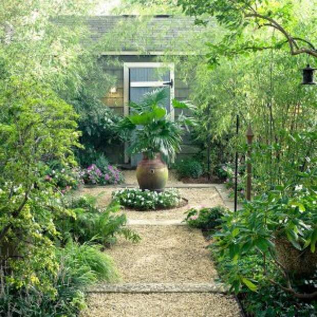 creative-use-large-pots-and-containers-in-garden4-1