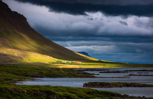 i-fell-in-love-with-iceland-but-its-a-complicated-relationship__880