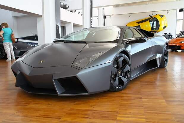 Экскурсия по музею Lamborghini