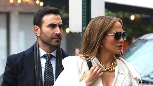 Влюбилась снова: Дженнифер Лопес спровоцировала слух об романе с Бреттом Голдштейном