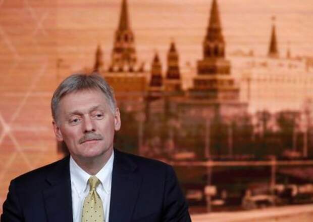 Kremlin spokesman Dmitry Peskov listens during Russian President Vladimir Putin's annual end-of-year news conference in Moscow, Russia December 19, 2019. REUTERS/Evgenia Novozhenina