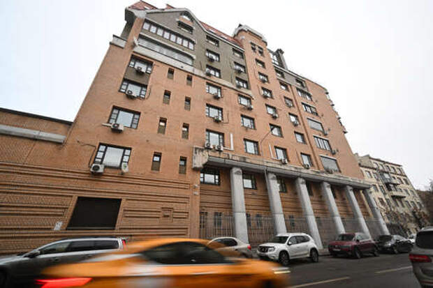 Автомобиль Долиной за пять часов приезжал к дому в Хамовниках три раза