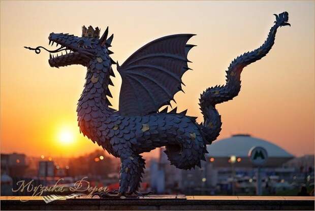 Памятник дракону Зиланту в Казани. Фото