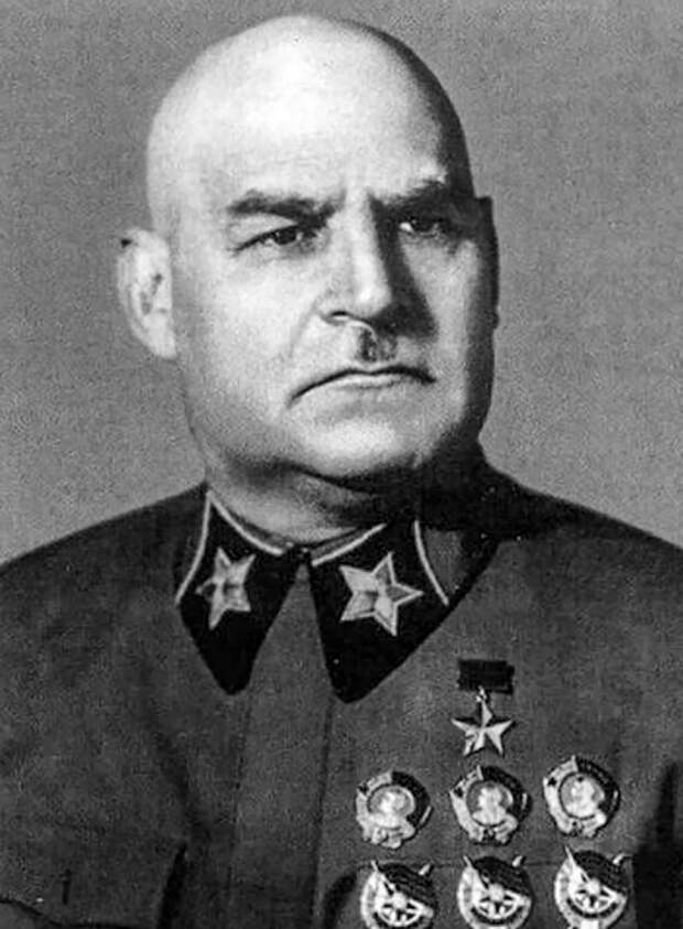 За что Сталин разжаловал одного из советских маршалов во время Великой Отечественной?