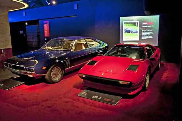 Музей авто истории в турине, италия. (трафик)