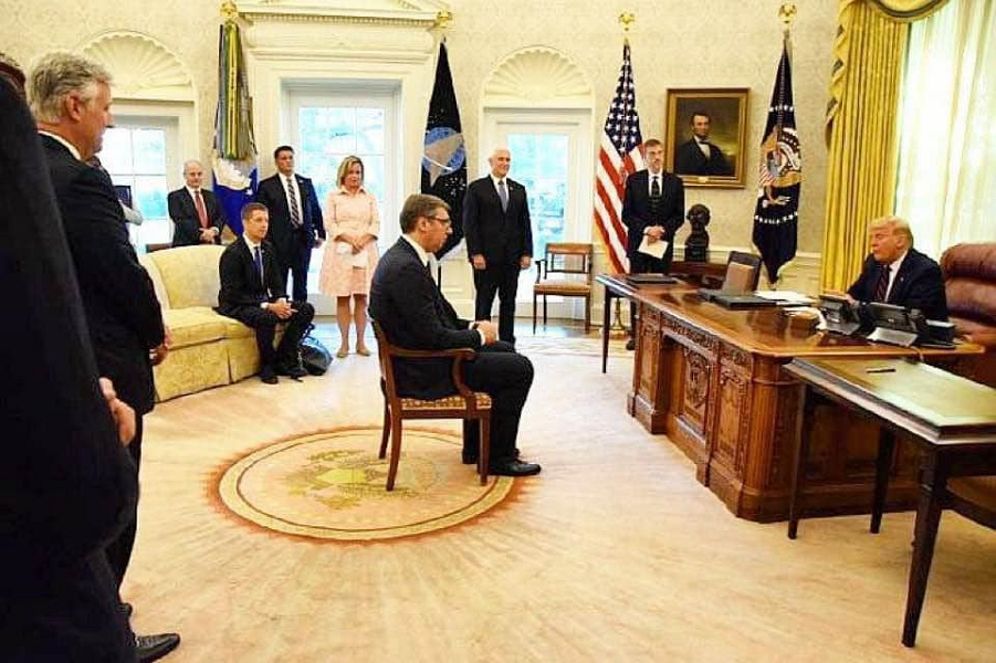 Президент США Трамп принимает президента Сербии Вучича.png Президент США Трамп принимает президента Сербии Вучича.png