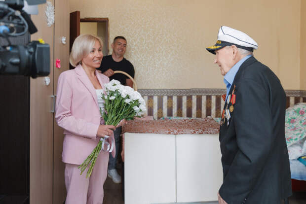 С Днем Победы ветеранов поздравила ГК «ИнтерСтрой»