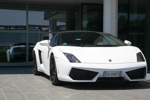 Экскурсия по музею Lamborghini