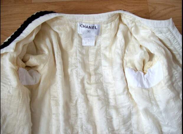 Inside Chanel Couture Atelier (трафик)