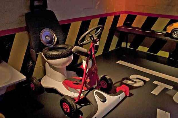 Музей авто истории в турине, италия. (трафик)