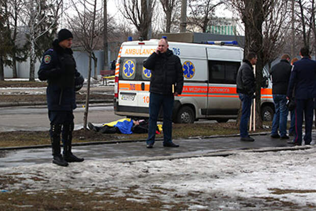 На месте взрыва в Харькове 22 февраля 2015 года 