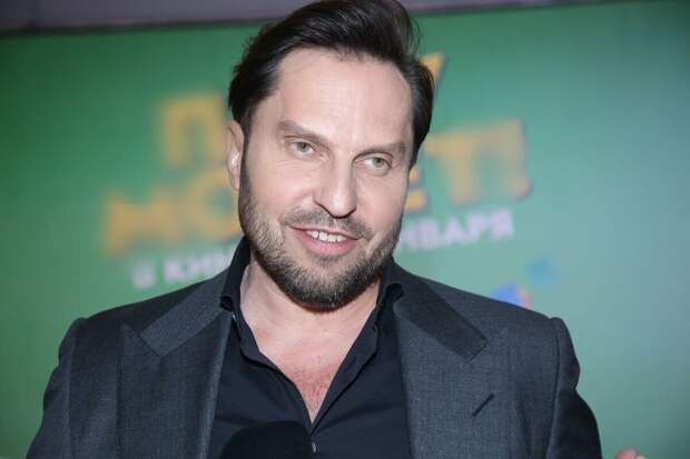 «Кольнуло в бок»: Александр Ревва объявил о смерти Пирожкова и рождении певца