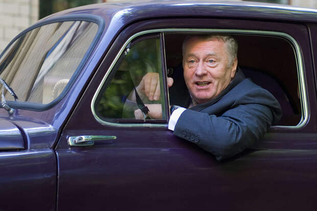 Журналист Юнашев в шутку предположил, что США действуют по методичке Жириновского