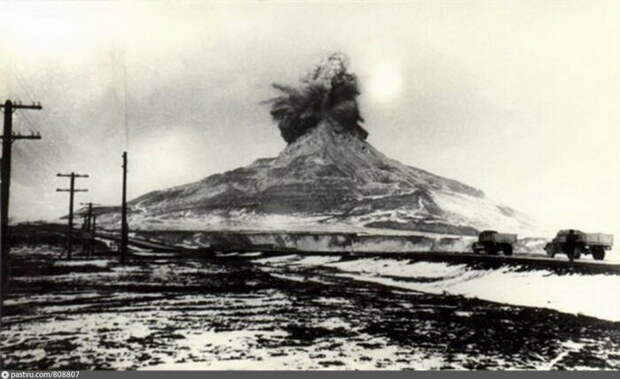 Взорвали в 1950-е годы. /Фото: pastvu.com. Взорвали в 1950-е годы. /Фото: pastvu.com.