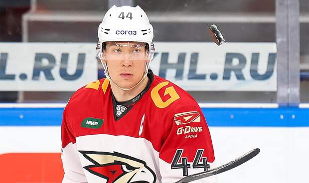 Шарипзянов повторно побил клубный рекорд «Авангарда» по очкам за сезон для защитников