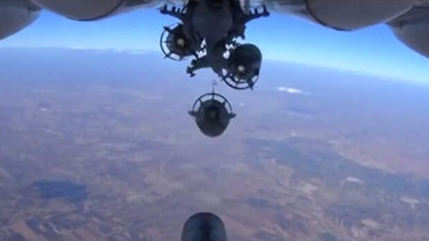 Бомбардировка позиций ИГИЛ в Сирии силами ВВС РФ. Архивное фото