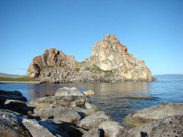 File:Шаман-скала.JPG