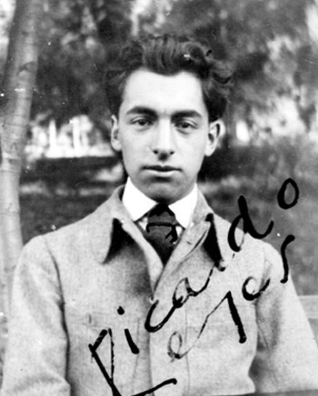 Pablo_Neruda_Ricardo_Reyes.jpg