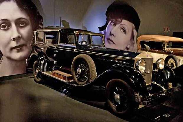 Музей авто истории в турине, италия. (трафик)