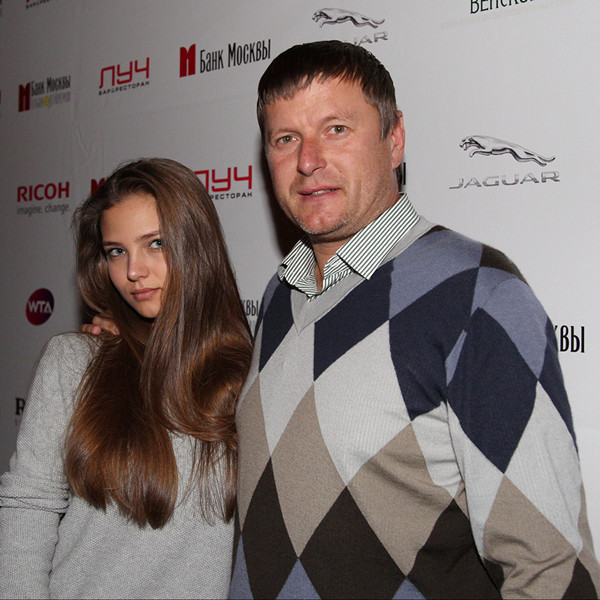 А девочки-то выросли! Самые красивые дочки звёздных родителей