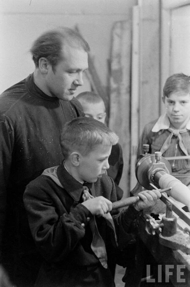 Фоторепортаж о жизни простых советских граждан в 1950-х