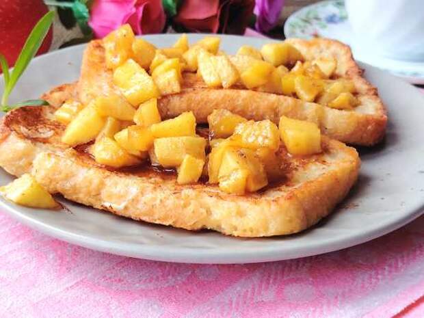 Тосты с яблоками