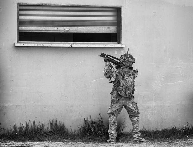 Военная фотография