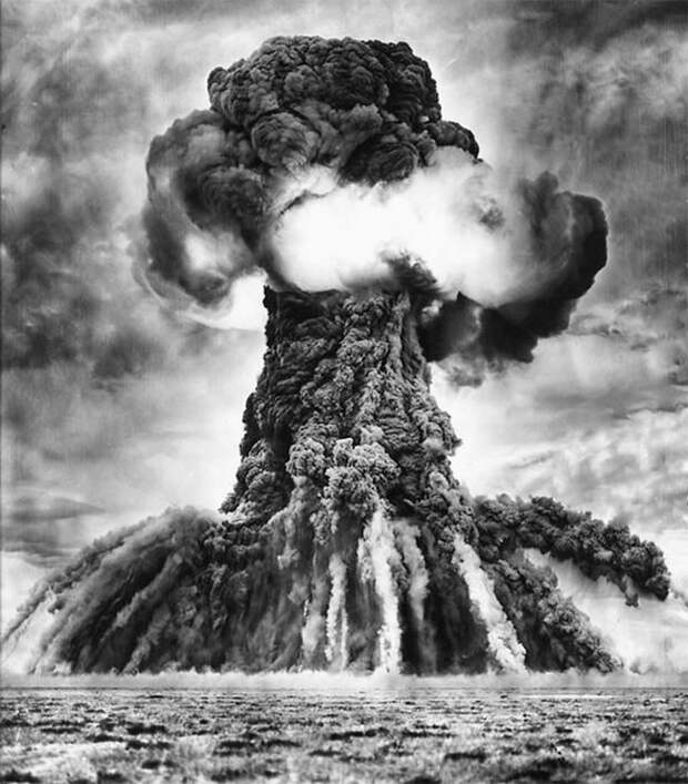 Behind-The-Historical-Photos6