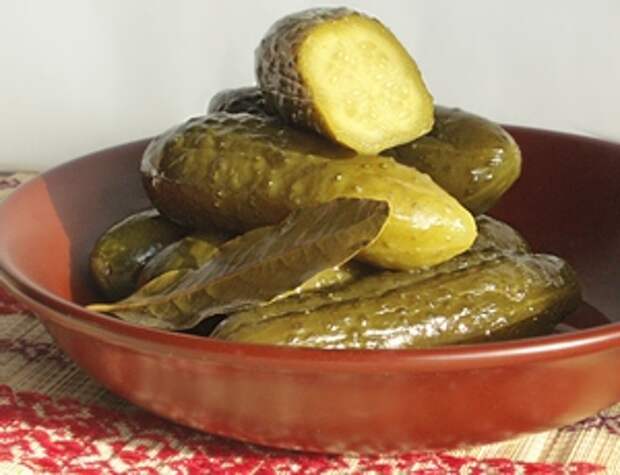 Фото к рецепту: Огурчики Болгарские Фото к рецепту: Огурчики Болгарские