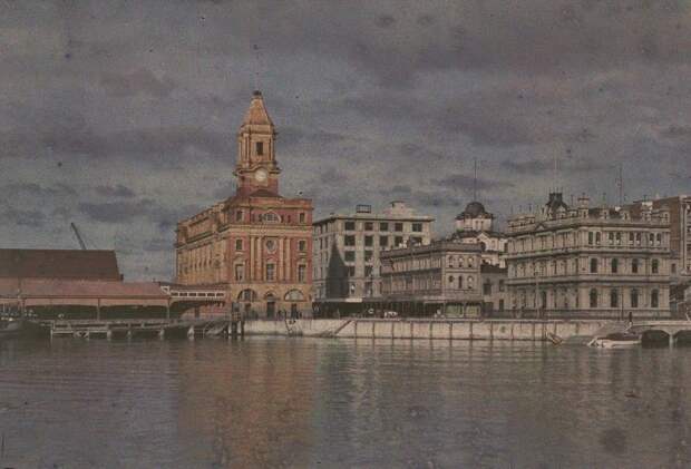 Ferry buildings, 1915, Auckland, by Robert Walrond.jpg Ferry buildings, 1915, Auckland, by Robert Walrond.jpg