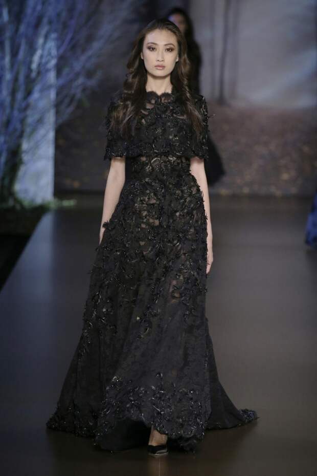 Русская сказка от Ralph & Russo осень-зима 2015 - 2016: великолепные и царственные наряды Русская сказка от Ralph & Russo осень-зима 2015 - 2016: великолепные и царственные наряды