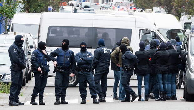 Бельгийская полиция проводит спецоперацию в районе Моленбек в Брюсселе. Архивное фото Бельгийская полиция проводит спецоперацию в районе Моленбек в Брюсселе. Архивное фото