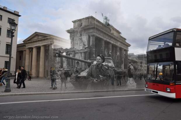 30. Берлин 1945-2010. Фотограф Евгений Халдей у Бранденбургских ворот. С благодарностью за предоставленные фотографии дочери мастера - Анне Халдей. Связь времен, берлин, история, фото