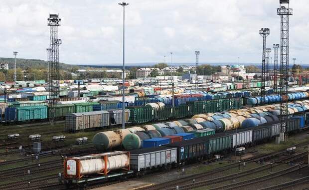 Железнодорожные перевозки «замерзают»: Счет простаивающих вагонов пошел на десятки тысяч