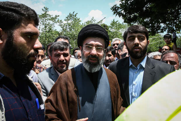 Politico: сын Хаменеи станет главным кандидатом на пост верховного лидера Ирана