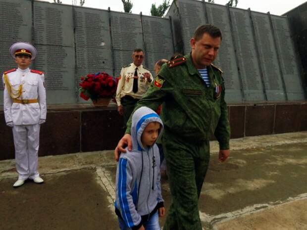День освобождения Донбасса. То солнце, то дождь над священной высотой