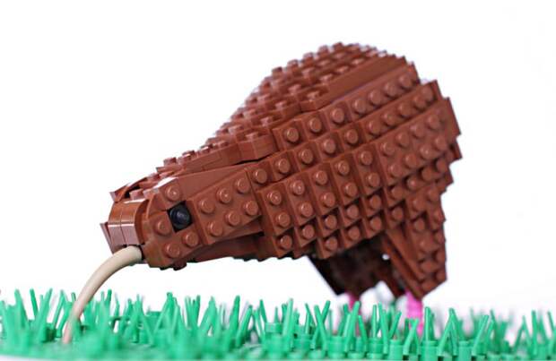 том пулсом скульптуры птиц из конструктора LEGO (9)