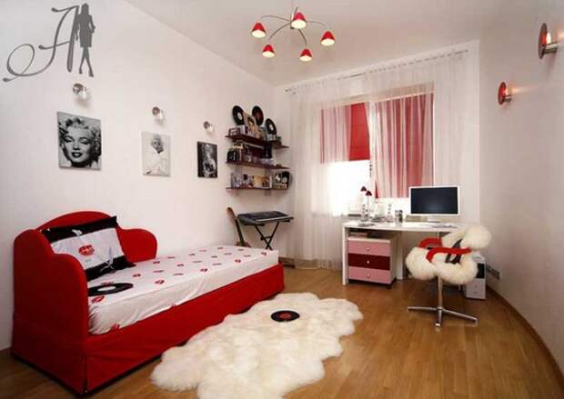 Уютная комната для модницы в белом и красном