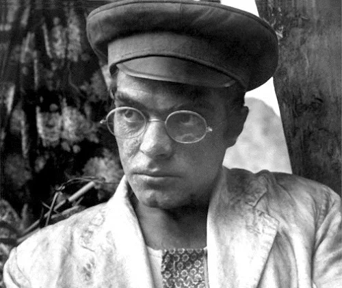 Несколько фактов из жизни хулигана, дилетанта, человека средних способностей – Александра Адабашьяна