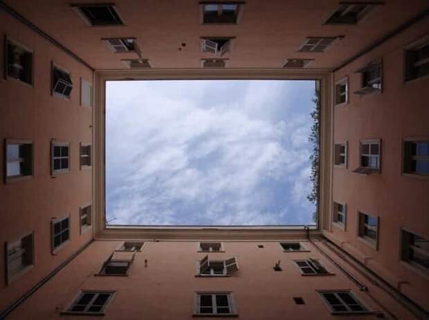 Небо в окне или окно в небо перспектива, ракурс, фотограф, фотографии