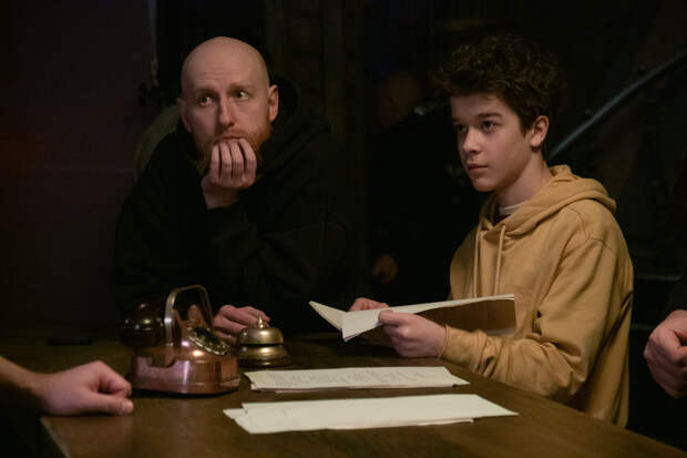Режиссер Сергей Филатов и актер Кай Гетц на съемках сериала «Бар Один звонок» Режиссер Сергей Филатов и актер Кай Гетц на съемках сериала «Бар Один звонок»