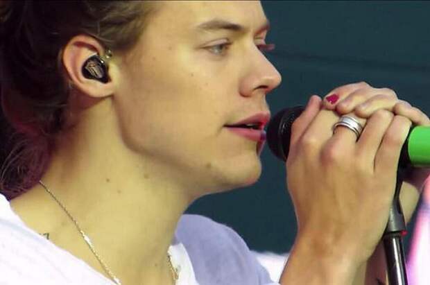 Кумир всех девочек Harry Styles поддерживает акцию #PolishedMan